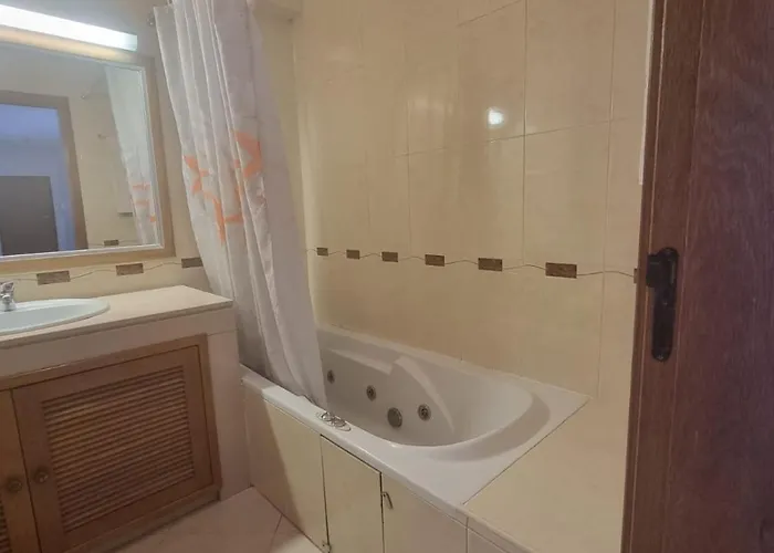 Apart. T2 Baixa Албуфейра